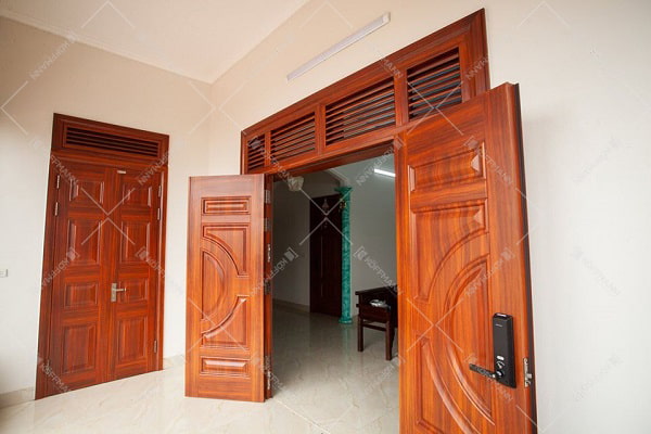 Mách bạn cách làm đẹp cửa thép vân gỗ